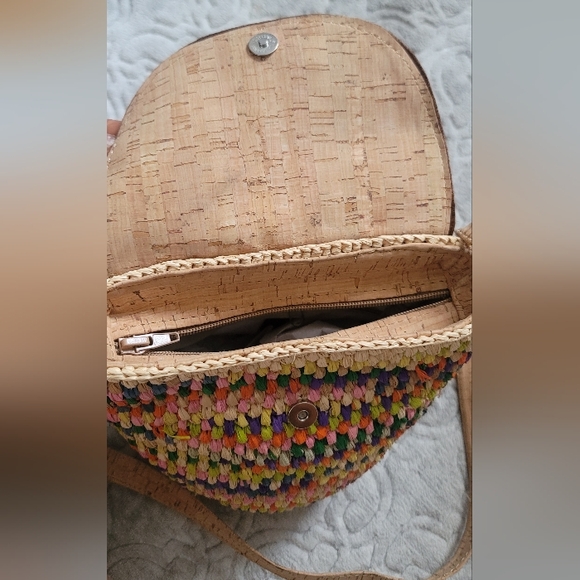 Vegan cork and raphia crossbody purse - Picture 10 of 10